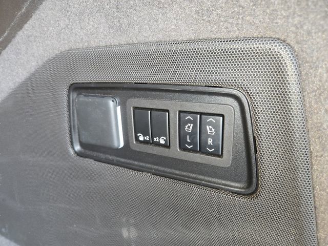 Used 2023 Cadillac Escalade Sport w/ Touring Package AWD/4WD image 31