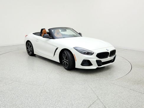 Used 2023 BMW Z4 sDrive30i w/ Premium Package RWD image 3