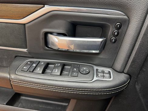 Used 2024 RAM 2500 Laramie AWD/4WD image 19