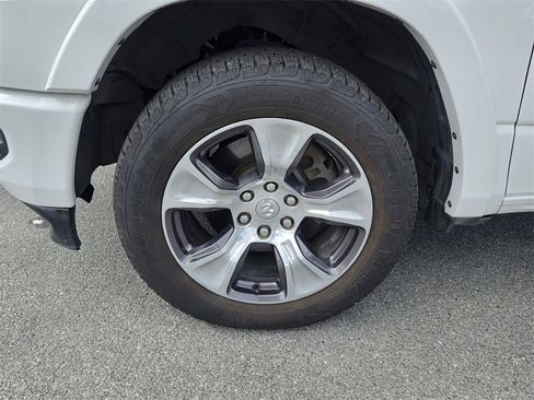 Used 2022 RAM 1500 Laramie w/ Sport Appearance Package image 9