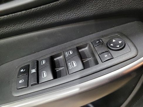 Used 2022 Jeep Cherokee Limited AWD/4WD image 27