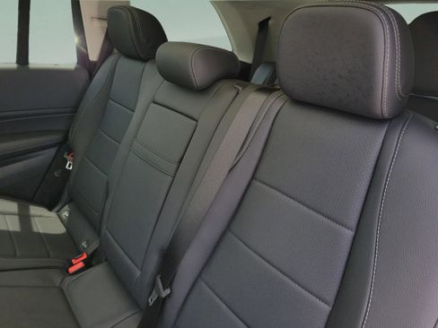 Certified 2026 Mercedes-Benz GLS 450 4MATIC image 9
