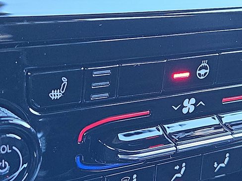 New 2025 Jeep Grand Cherokee L Laredo image 14