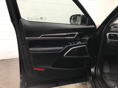 Used 2024 Kia Telluride S w/ S Sunroof Package image 9