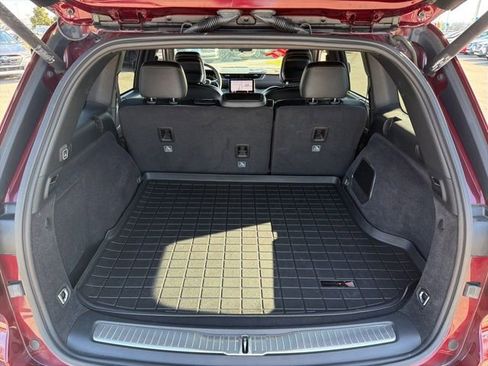 Used 2024 Jeep Grand Cherokee Overland w/ Luxury Tech Group IV image 17