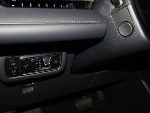 New 2026 Lincoln Nautilus Reserve w/ Jet Appearance Package image 9