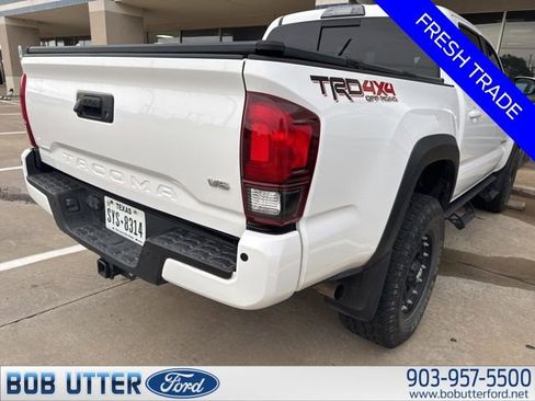 Used 2019 Toyota Tacoma TRD Off-Road w/ Technology Package image 4