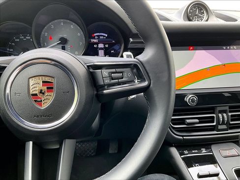 Certified 2025 Porsche Macan S AWD/4WD image 24