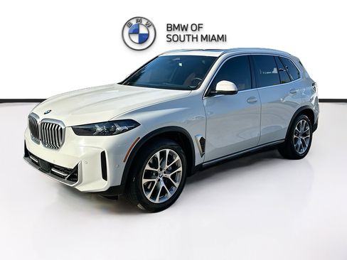 Certified 2024 BMW X5 sDrive40i image 3