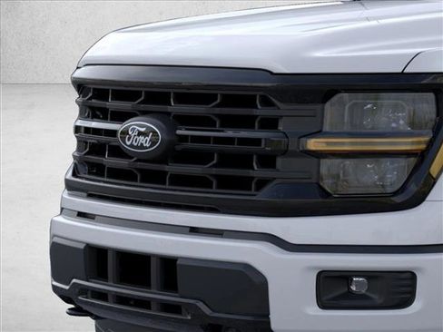 New 2026 Ford F150 XLT w/ XLT Black Appearance Package AWD/4WD image 17