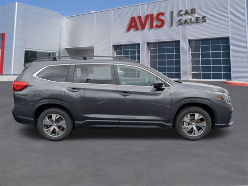 Used 2025 Subaru Ascent Premium image 9