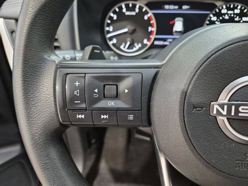 Used 2024 Nissan Rogue SV AWD/4WD image 16