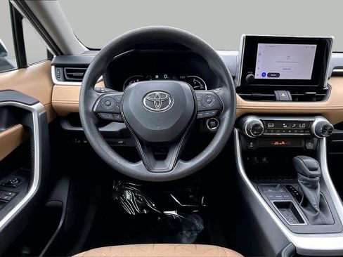 Used 2023 Toyota RAV4 XLE w/ Convenience Package FWD image 6