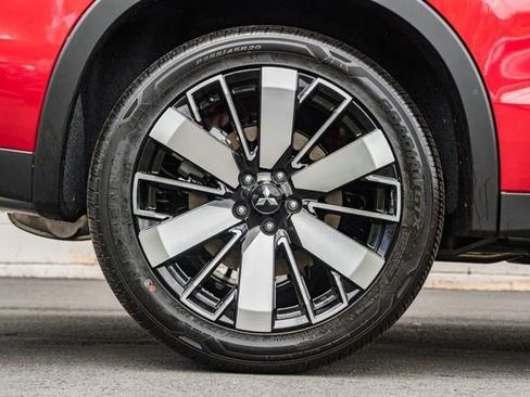 New 2025 Mitsubishi Outlander SE image 17