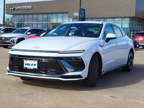 New 2026 Hyundai Sonata SEL FWD image 2