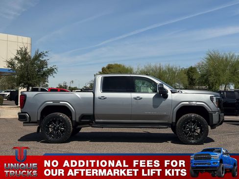 Used 2025 GMC Sierra 3500 Denali Ultimate AWD/4WD image 4