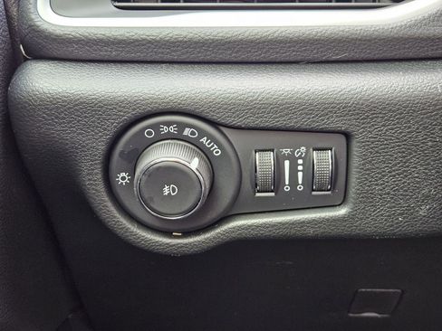New 2026 Chrysler Pacifica Select FWD image 23