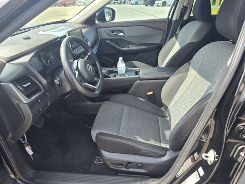 Used 2023 Nissan Rogue SV FWD image 11