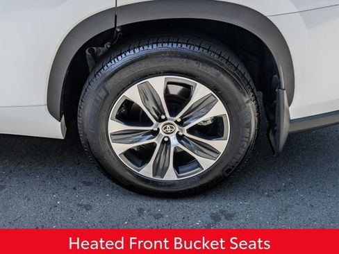 Used 2026 Toyota Highlander XLE AWD/4WD image 16
