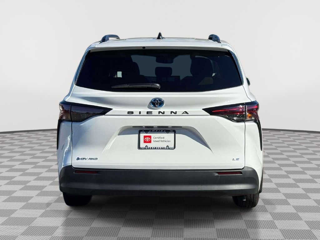 Used 2025 Toyota Sienna LE w/ LE Plus Package AWD/4WD image 6
