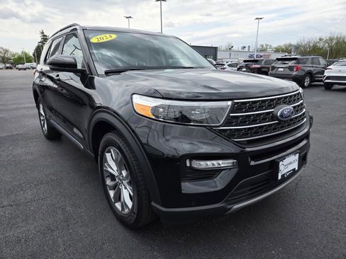 Certified 2024 Ford Explorer XLT w/ Equipment Group 202A AWD/4WD image 1