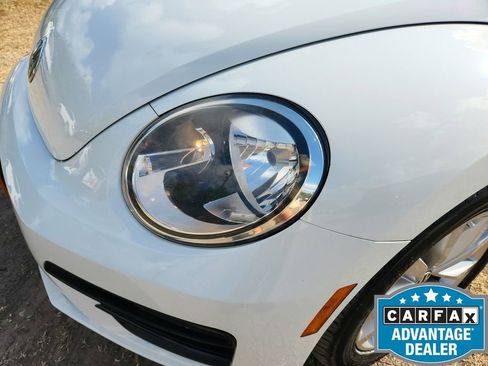 Used 2017 Volkswagen Beetle 1.8T Classic FWD image 11