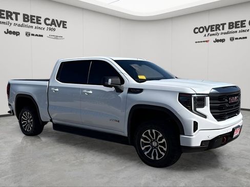 Used 2022 GMC Sierra 1500 AT4 w/ AT4 Premium Package image 12