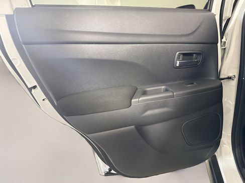 Used 2018 Mitsubishi Outlander Sport ES image 25