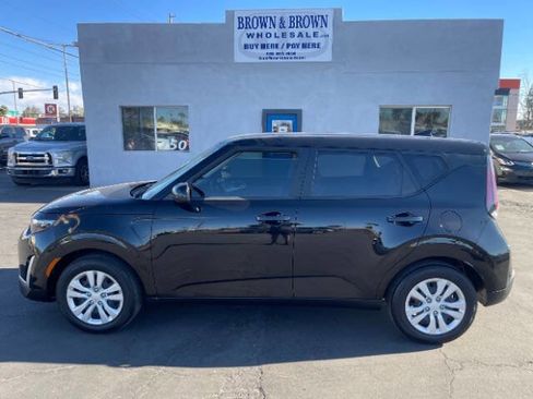 Used 2023 Kia Soul LX FWD image 6