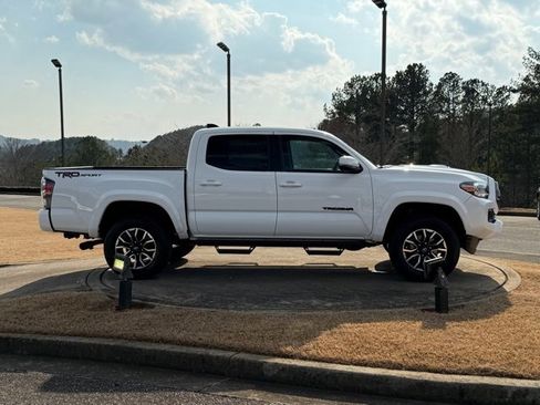 Used 2023 Toyota Tacoma TRD Sport image 8