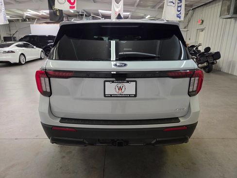 Used 2026 Ford Explorer ST-Line w/ ST-Line Street Pack AWD/4WD image 6