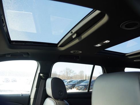 Certified 2023 Chevrolet Traverse RS image 5