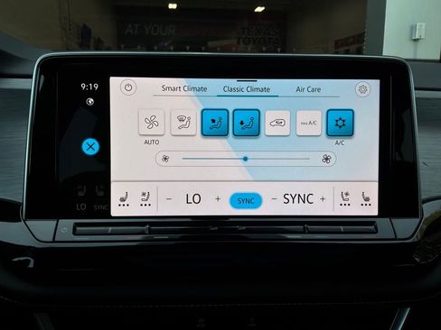 Used 2026 Volkswagen Atlas Cross Sport SE AWD/4WD image 34
