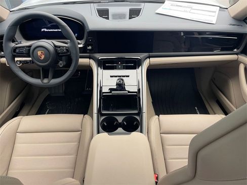 New 2026 Porsche Panamera 4 image 15