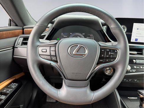 Used 2023 Lexus ES 300h w/ Premium Package FWD image 13