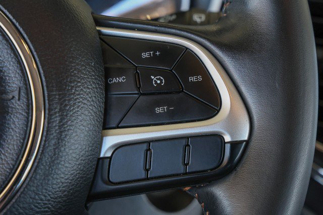 Used 2018 Jeep Compass Latitude w/ Popular Equipment Group FWD image 23
