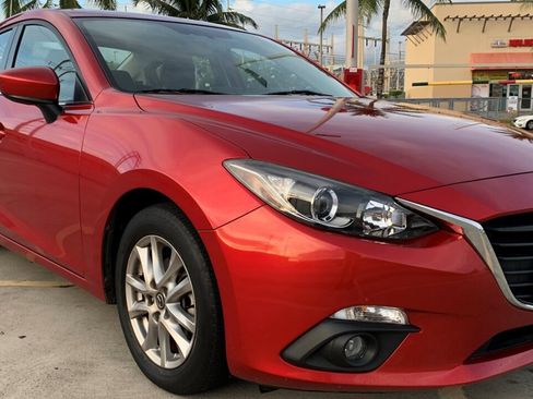 Used 2016 MAZDA MAZDA3 i Touring w/ Popular Equipment Package FWD image 4