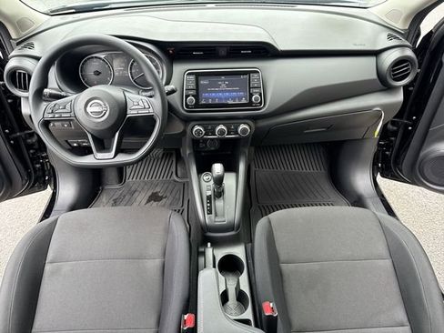 New 2025 Nissan Kicks Play S image 9