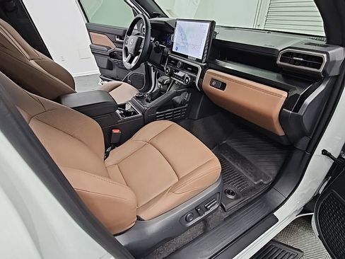 Used 2025 Toyota 4Runner Limited image 43