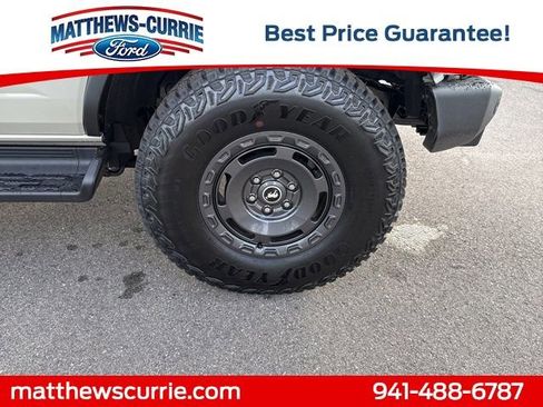 New 2025 Ford Bronco Outer Banks w/ Sasquatch Package image 15