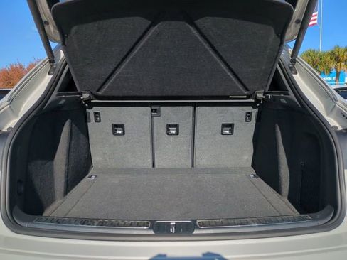 Used 2025 Porsche Macan image 14