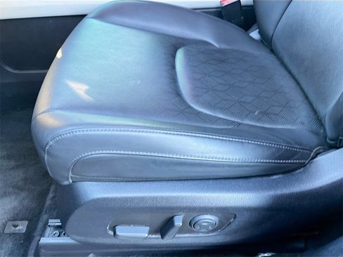 Used 2024 Kia Carnival SX image 19