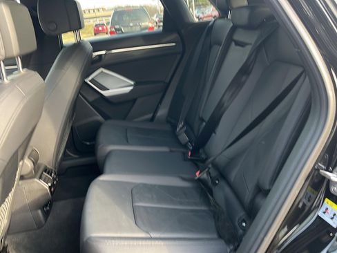 Used 2025 Audi Q3 2.0T Premium image 26