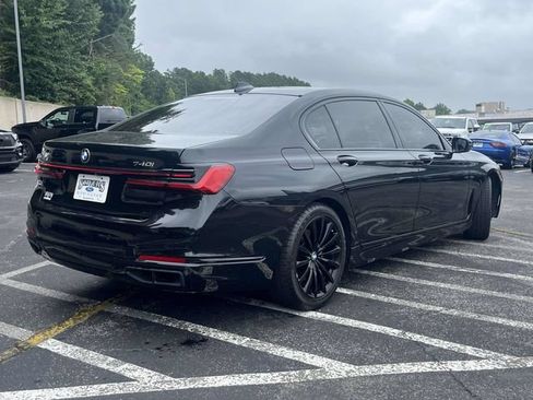 Used 2021 BMW 740i w/ Premium Package RWD image 3