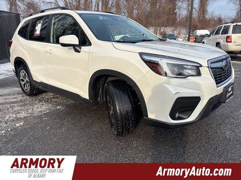 Used 2021 Subaru Forester Premium image 3