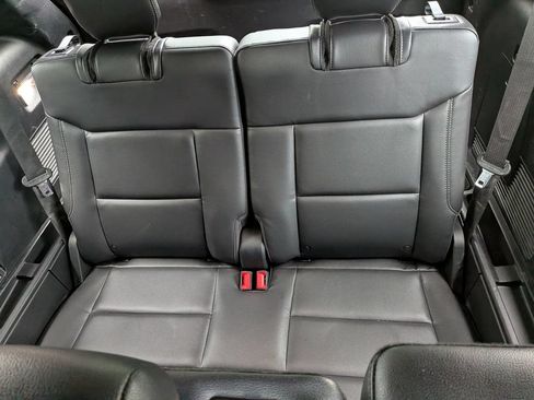 Used 2020 Ford Explorer XLT w/ Equipment Group 202A AWD/4WD image 35