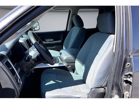 Used 2017 RAM 1500 Express AWD/4WD image 23
