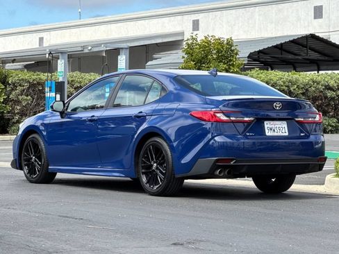 Used 2025 Toyota Camry SE FWD image 6