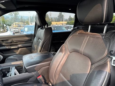 Used 2020 RAM 1500 Limited w/ Black Appearance Package AWD/4WD image 4