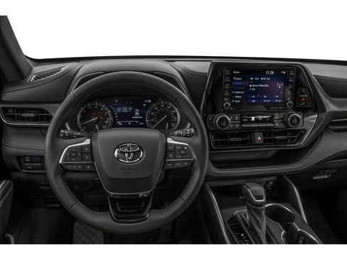 Used 2022 Toyota Highlander XSE FWD image 4
